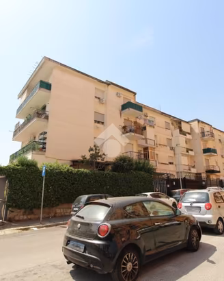 3 LOCALI A PALERMO