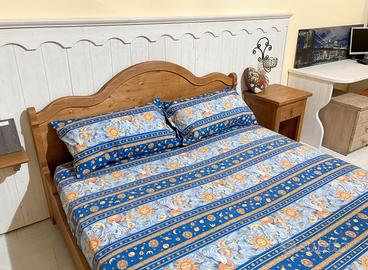 letto tabià con comodino abete