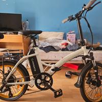 Bicicletta elettrica Piuma Argento