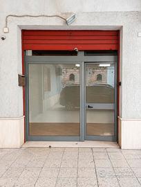 Locale commerciale 100 Mq