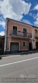 Casa singola con terrazza e cortile a Linguaglossa