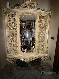 Vetrina in stile barocco veneziano