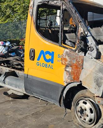 Iveco daily benzina cabina bruciata ricambi usati