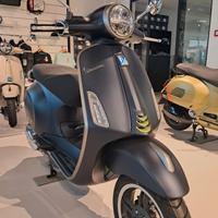Vespa Primavera 50 Tech Bauletto + supporto omaggi