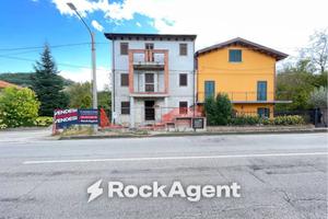 Casa indipendente di 154 m² con più di 5 locali a 