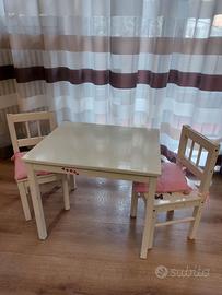 Tavolino e sedie per bambini