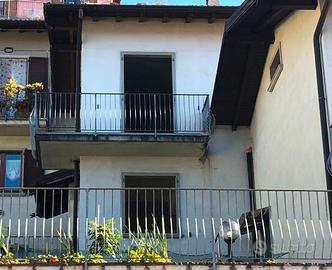 Villetta al rustico con box di 40 mq e giardino