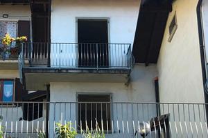 Villetta al rustico con box di 40 mq e giardino