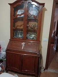servante con vetrina