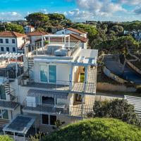 2 camere nuovo sul mare con terrazza e p.auto