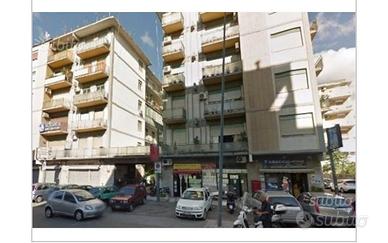 Camera in quadrivani pressi Policlinico