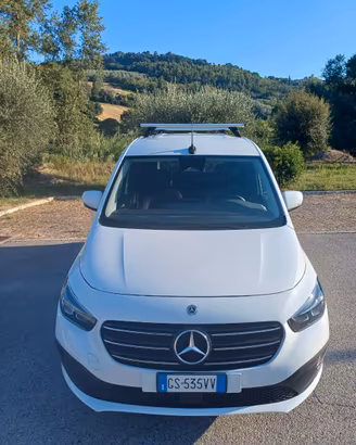 MERCEDES-BENZ CLASSE T d180 Premium