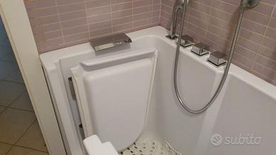 Vasca per disabili/ anziani in vetroresina