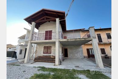 Bene Vagienna (CN) villa libera a tre lati