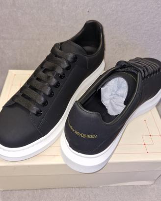 scarpe alexander mcqueen nere 