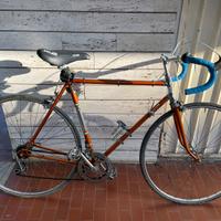 Bici da corsa d’epoca restaurata completamente