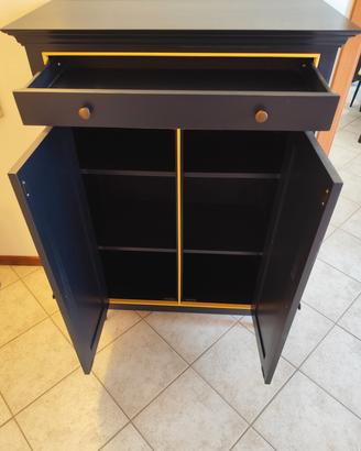 Elegante Mobile Stipo Blu Notte e Oro – Design Raf
