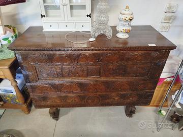 Baule madia in legno intagliata a mano sarda '800