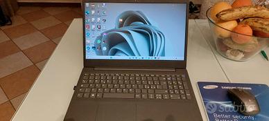 notebook 15.3" 4gb ram disco ssd da 500gb  