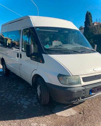 vende uno Ford Transit 2003