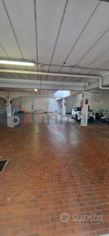 Box/Posto auto Roma [LS07/25ARG]