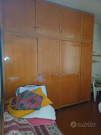 Armadio grande in legno