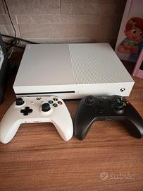 Xbox one S 1 TB con 2 joistick e giochi