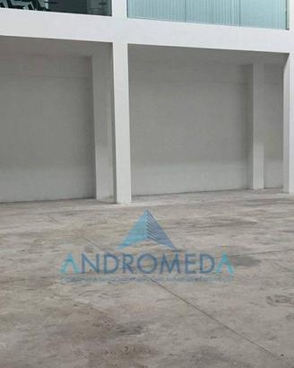 Immobile di 450 m² con 2 locali a Teverola