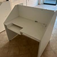 Scrivania desk