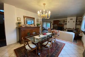 Olmo Prestigiosa porzione di Villa
