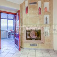 Quadrilocale con vista lago, terrazzo e ampio box.