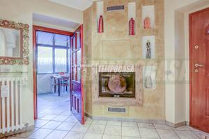 Quadrilocale con vista lago, terrazzo e ampio box.