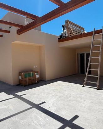 Rifinito ultimo piano con terrazza a livello