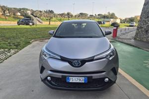 TOYOTA C-HR 1.8 Hybrid E-CVT Business
