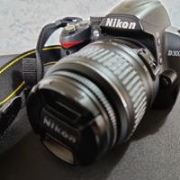 Reflex Nikon D3000+18-55+ flash