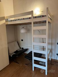 Letto di legno massiccio soppalcato 200x200x90 cm