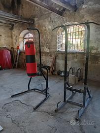 Sacco Boxe con struttura portante