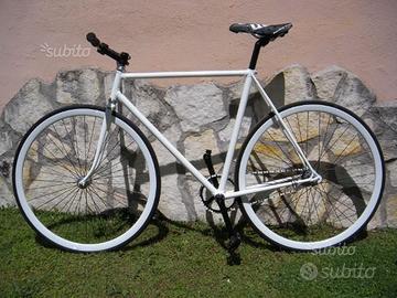 Bici con freno a contropedale