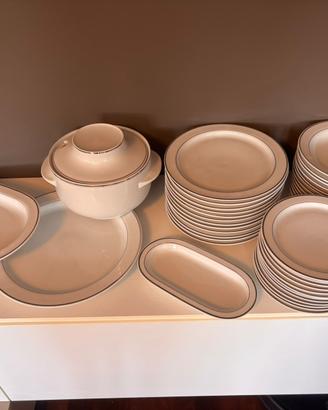 Set di stoviglie/piatti