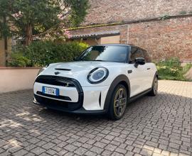 Mini Cooper Se , full optional , neopatentati