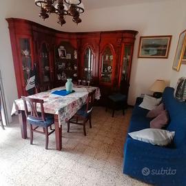 VIA LEOPARDI interessante 3 vani dispensa 63.000