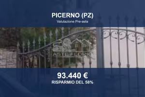 Immobile in asta di 342 m² con box auto a Picerno
