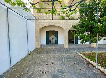 CASA SEMINDIPENDENTE A UGENTO