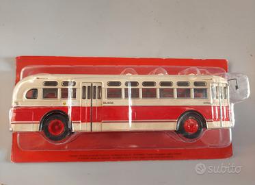 Modellino autobus sovietico ZIS-154 (1946)