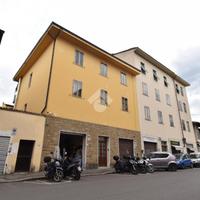 MULTILOCALE A FIRENZE