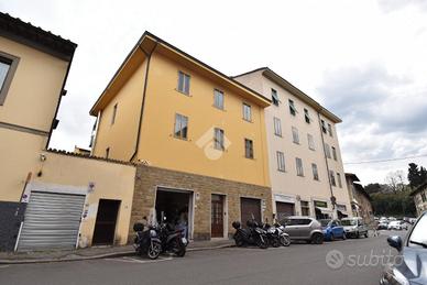 MULTILOCALE A FIRENZE