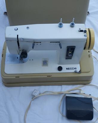 Macchina da cucire Necchi