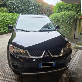 Mitsubishi Outlander 2.0 DI-D 4x4 – Affidabile