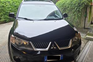 Mitsubishi Outlander 2.0 DI-D 4x4 – Affidabile
