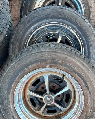 cerchi e gomme Ford mustang anni 60